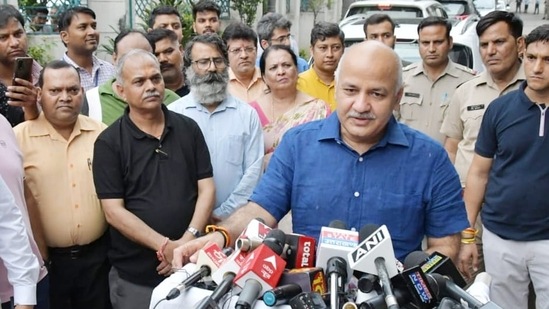 Delhi deputy chief minister Manish Sisodia speaking to reporters after the CBI investigation at Vasundhara Sector 4 PNB in Ghaziabad. (Sakib Ali/HT photo) Delhi deputy chief minister Manish Sisodia speaking to reporters after the CBI investigation at Vasundhara Sector 4 PNB in Ghaziabad. (Sakib Ali/HT photo)