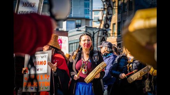 Thousands march through Vancouver’s Downtown Eastside on February. 13, 2019 in remembrance of missing and murdered Indigenous women and girls (Shutterstock)