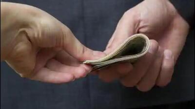 Two held for taking bribe in Karnal Two held for taking bribe in Karnal