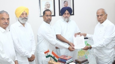 Sukhbir Singh Badal meets Punjab governor, Sukhbir Singh Badal meets Punjab governor, 