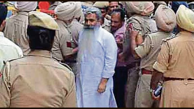 The Punjab Vigilance Bureau has asked the Ludhiana municipal corporation to gather former minister Bharat Bhushan Ashu’s property details. (HT File) The Punjab Vigilance Bureau has asked the Ludhiana municipal corporation to gather former minister Bharat Bhushan Ashu’s property details. (HT File)