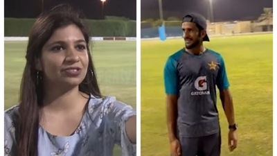 Hasan Ali meets a woman fan from India Hasan Ali meets a woman fan from India