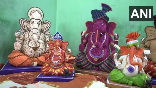 Environment friendly idols of Raipur.&nbsp;