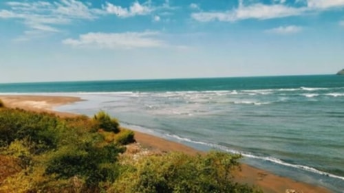 Ganpatipule is a small village in Maharashtra that is surrounded by white sand beaches. Along Maharashtra's Konkan coast, it is about 25 kilometres from Ratnagiri. (gettyimages) Ganpatipule is a small village in Maharashtra that is surrounded by white sand beaches. Along Maharashtra's Konkan coast, it is about 25 kilometres from Ratnagiri. (gettyimages)