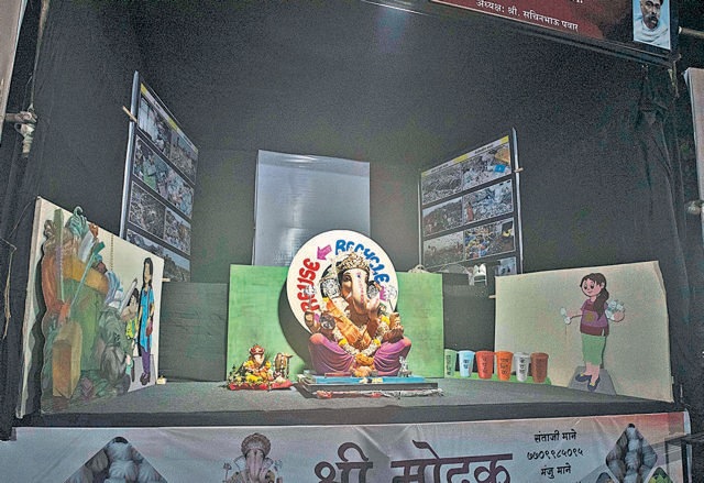 Shree Shani Maruti Bal Ganesh mandal at Erandwane is creating awareness regarding garbage segregation (Pratham Gokhale/HT Photo) Shree Shani Maruti Bal Ganesh mandal at Erandwane is creating awareness regarding garbage segregation (Pratham Gokhale/HT Photo)