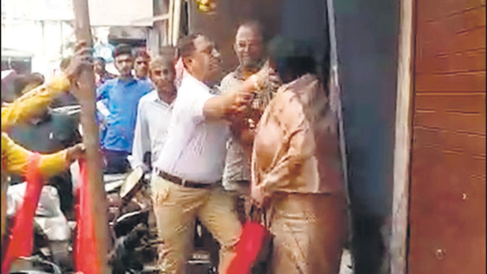 MNS functionary caught on camera slapping elderly woman, arrested Hindustan...