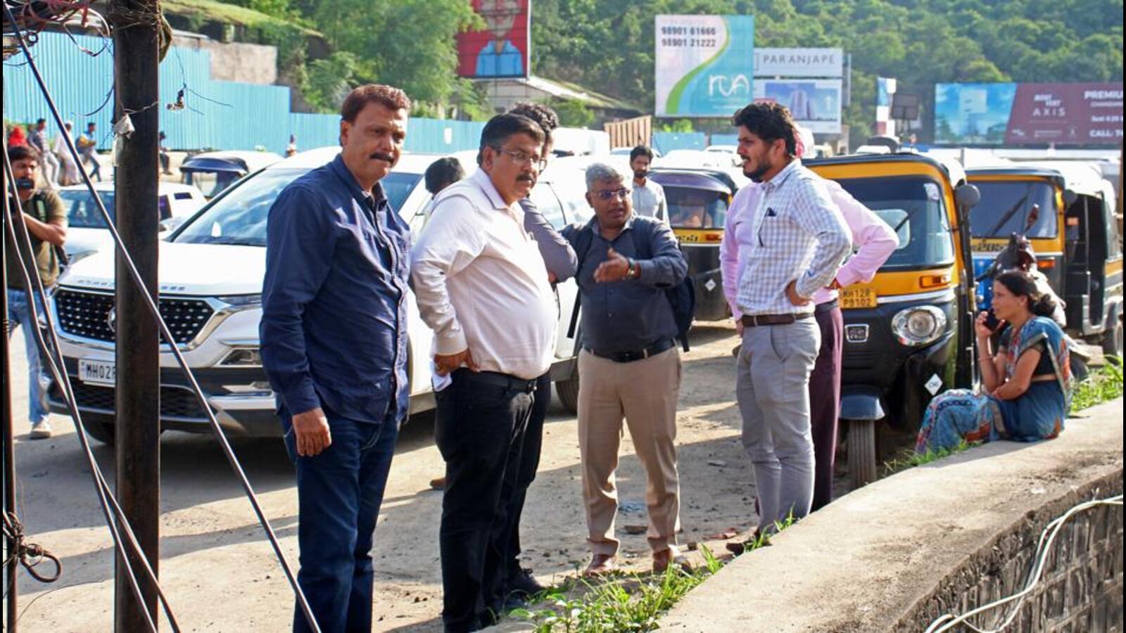 Noida team visits Chandni chowk to study old bridge before demolition