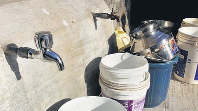 Mansoor Dadarkar, 60, a resident of Paramount Society, added, “We have to depend on water tankers to fulfil our water needs. The funds that should be used for society maintenance and welfare, are being used for sourcing water sources.” (HT Archive) Mansoor Dadarkar, 60, a resident of Paramount Society, added, “We have to depend on water tankers to fulfil our water needs. The funds that should be used for society maintenance and welfare, are being used for sourcing water sources.” (HT Archive)