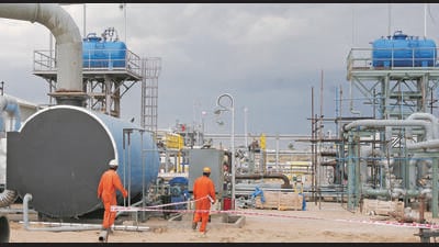 Benchmark Brent crude, which fell below $95 a barrel on August 4 and touched a low of $92.34 mid-month, bounced back to above the $100-mark last week. (HT PHOTO) Benchmark Brent crude, which fell below $95 a barrel on August 4 and touched a low of $92.34 mid-month, bounced back to above the $100-mark last week. (HT PHOTO)