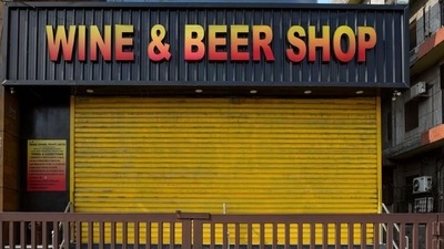 A closed liquor shop in South Extension in Delhi, India. (Amal KS/HT Photo)