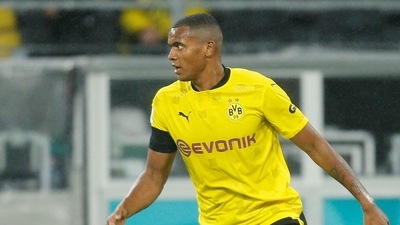 Manuel Akanji (REUTERS)