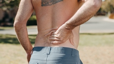 Signs of back pain that mean it's time to make an appointment with a doctor (Kindel Media) Signs of back pain that mean it's time to make an appointment with a doctor (Kindel Media)