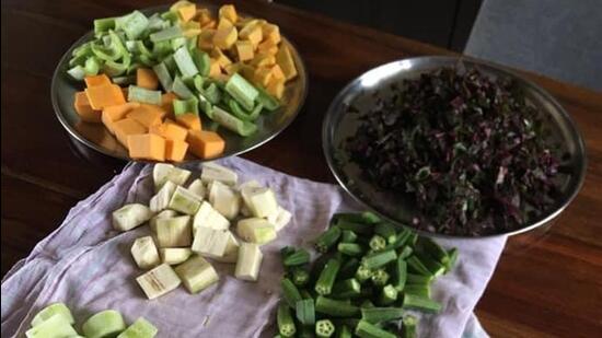 “Rushichi bhaaji” is essentially a mix of various green and other vegetables.. (SUJATA PARANJAPE/HT PHOTO)