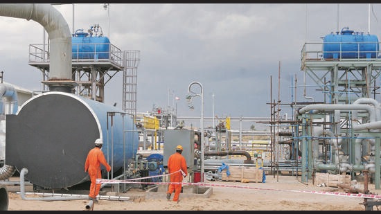 Benchmark Brent crude, which fell below $95 a barrel on August 4 and touched a low of $92.34 mid-month, bounced back to above the $100-mark last week. (HT PHOTO)