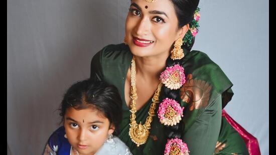 Actor Shwetha Srivatsav with daughter, Ashmitha Actor Shwetha Srivatsav with daughter, Ashmitha