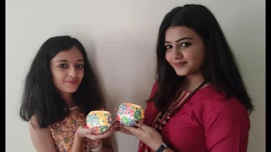 Vanshita Rathod with her 22-year-old sister Mitali Rathod