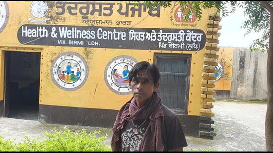Monu, a resident of Malakpur, who was suffering from cough and fever, visited the government sub-centre in Birmi village hoping that he would get the medicines. (HT Photo)