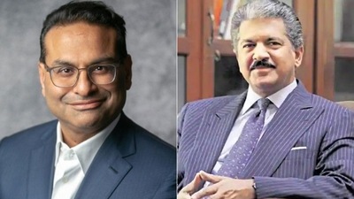 The split image shows Anand Mahindra and Indian-origin Laxman Narasimhan who was recently named as Starbucks' new CEO. (HT File Photo) The split image shows Anand Mahindra and Indian-origin Laxman Narasimhan who was recently named as Starbucks' new CEO. (HT File Photo)