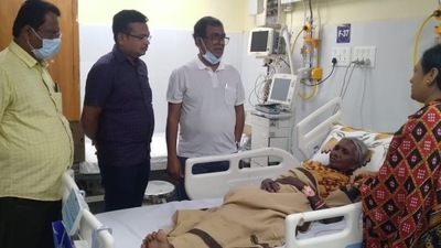 DM visited SCB Medical College today to ascertain the health conditions of Padmashree Kamala Pujari. DM visited SCB Medical College today to ascertain the health conditions of Padmashree Kamala Pujari. 