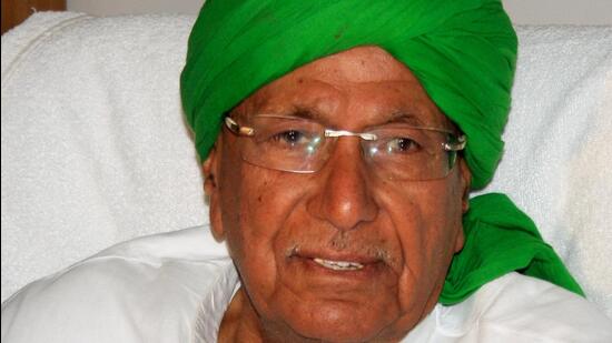 INLD supremo Om Prakash Chautala accuses Haryana govt of scrapping elderly pension (HT File)