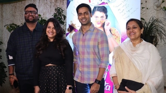 Abhishek Saxena with Saroj Ka Rishta actors Sanah Kapur, Gaurav Pandey and &nbsp;Supriya Pathak.&nbsp;