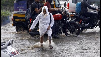 Rainfall caused waterlogging at Bibwewadi in Pune, on Saturday. The city on Saturday reported day temperature at 34.4 degrees Celsius which was the second hottest day for September since 1996. (RAHUL RAUT/HT) Rainfall caused waterlogging at Bibwewadi in Pune, on Saturday. The city on Saturday reported day temperature at 34.4 degrees Celsius which was the second hottest day for September since 1996. (RAHUL RAUT/HT)