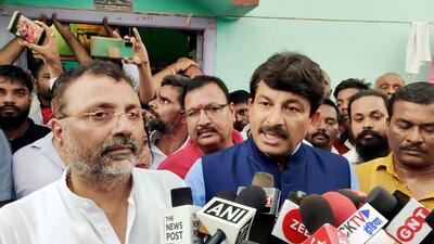 BJP MPs Nishikant Dubey and Manoj Tiwari were in Deoghar to meet the family of the girl who was set ablaze by a stalker in Dumka. (ANI) BJP MPs Nishikant Dubey and Manoj Tiwari were in Deoghar to meet the family of the girl who was set ablaze by a stalker in Dumka. (ANI)
