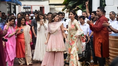 Shamita Shetty wore a stunning pink gharara set paired with subtle jewellery and makeup. (HT Photo/Varinder Chawla) Shamita Shetty wore a stunning pink gharara set paired with subtle jewellery and makeup. (HT Photo/Varinder Chawla)