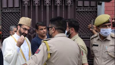 Anjuman Auqaf Jamia Masjid Srinagar today alleged that its head Mirwaiz Umar Farooq continues to remain under house arrest and again wasn’t allowed to offer Friday prayers at ‘the city’s grand mosque Jamia Masjid. (HT photo for representational purpose) Anjuman Auqaf Jamia Masjid Srinagar today alleged that its head Mirwaiz Umar Farooq continues to remain under house arrest and again wasn’t allowed to offer Friday prayers at ‘the city’s grand mosque Jamia Masjid. (HT photo for representational purpose)