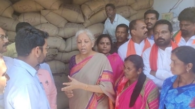 Nirmala Sitharaman rapped collector Jitesh Pillai for not being able to answer the minister's question.&nbsp;