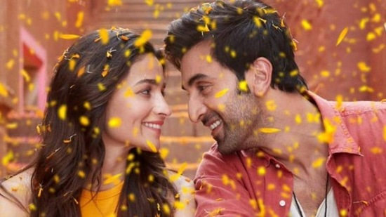 Alia Bhatt and Ranbir Kapoor in their new song Kumkumala from Brahmastra.