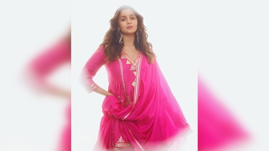 Alia Bhatt's pictures clicked by the paparazzi in the gharara set went viral on social media for all the good reasons.(Instagram/@aliaabhatt)