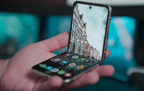 Foldable phones are innovative and flaunts elegant look but still they are very niche devices.(Photo by Onur Binay on Unsplash)