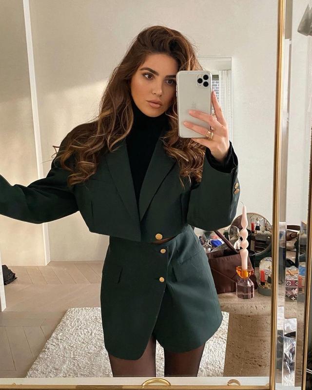 Negin Mirsalehi dons a cropped blazer and skort (Photo: Instagram) Negin Mirsalehi dons a cropped blazer and skort (Photo: Instagram)