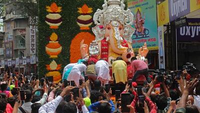 Tulshibag Ganesh mandal procession in Pune. (HT FILE PHOTO) Tulshibag Ganesh mandal procession in Pune. (HT FILE PHOTO)