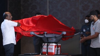 Tamil Nadu health minister Ma Subramanian unveiling the drone (twitter.com/Subramanian_ma)