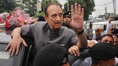 Former chief minister Ghulam Nabi Azad waves at supporters on his arrival at the Jammu airport in Jammu on Sunday, (PTI) Former chief minister Ghulam Nabi Azad waves at supporters on his arrival at the Jammu airport in Jammu on Sunday, (PTI)