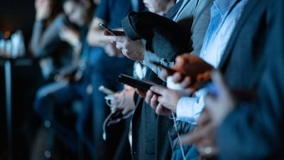 Over usage of phone heats it up to damaging level. (Representative Image / Photo by camilo jimenez on Unsplash) Over usage of phone heats it up to damaging level. (Representative Image / Photo by camilo jimenez on Unsplash)