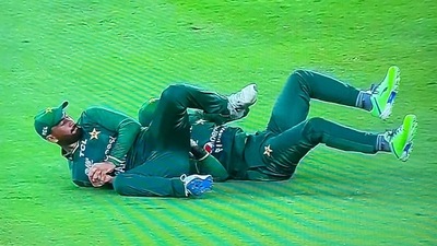  In the process taking Rohit Sharma's catch, Pakistan cricketer Khushdil Shah almost collided with another pakistani fielder. In the process taking Rohit Sharma's catch, Pakistan cricketer Khushdil Shah almost collided with another pakistani fielder.