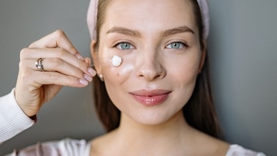 Skincare tips you can easily do at home to prepare your skin for festive time (Yan Krukov) Skincare tips you can easily do at home to prepare your skin for festive time (Yan Krukov)