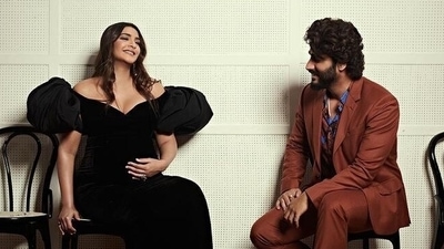 Sonam Kapoor and Arjun Kapoor on sets of Koffee With Karan. Sonam Kapoor and Arjun Kapoor on sets of Koffee With Karan. 