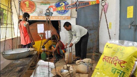 Highlighting the ration scam, Madhya Pradesh accountant general has written to the chief secretary to investigate the matter and fix the responsibility. Highlighting the ration scam, Madhya Pradesh accountant general has written to the chief secretary to investigate the matter and fix the responsibility.