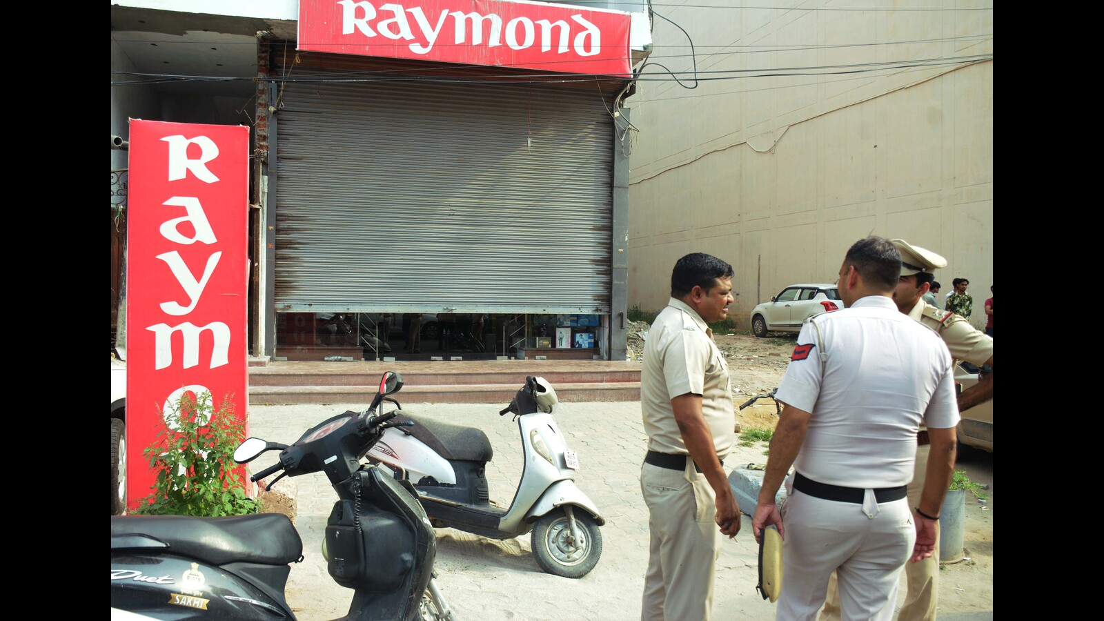 सदर बाजार हत्याकांड : 22 वर्षीय शूटर पकड़ा गया, 4 अभी भी फरार