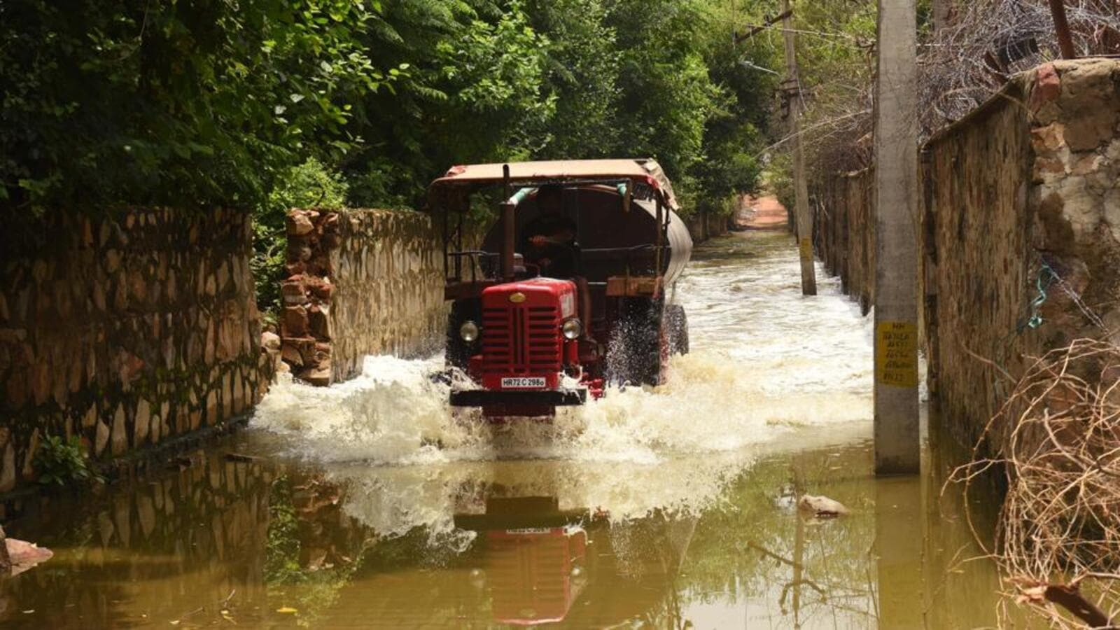 GMDA calls for early completion of Gwal Pahari water pipeline project