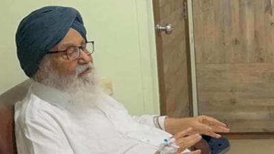 Shiromani Akali Dal (SAD) patriarch and former Punjab chief minister Parkash Singh Badal has been admitted at the advanced cardiac centre of PGIMER since September 3. (HT File image)