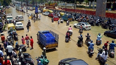 Bengaluru, Sept 05 (ANI): Heavy rains resulted in waterlogging and traffic jams at the Marathalli Outer Ring Road (ORR), in Bengaluru on Monday. (ANI Photo) (Arunkumar Rao) Bengaluru, Sept 05 (ANI): Heavy rains resulted in waterlogging and traffic jams at the Marathalli Outer Ring Road (ORR), in Bengaluru on Monday. (ANI Photo) (Arunkumar Rao)