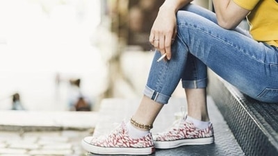 Teenagers with parents who smoke are more likely to try e-cigarettes, says new study (Shutterstock) Teenagers with parents who smoke are more likely to try e-cigarettes, says new study (Shutterstock)