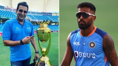 Wasim Akram's totally out-of-the-blue comment about Hardik Pandya's personal chef reveal was gold. (Wasim Akram Insta/Getty) Wasim Akram's totally out-of-the-blue comment about Hardik Pandya's personal chef reveal was gold. (Wasim Akram Insta/Getty)