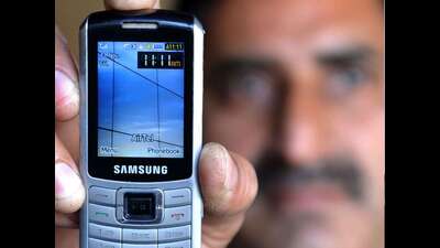 The crime branch unit 1 of the Pune city police arrested four members of a women-led gang who stole phones from crowds during Ganesh festival (REPRESENTATIVE IMAGE)