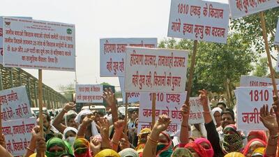 The protest started around 11am and the protesters marched a short distance from Beriwala Bagh to the mini-secretariat at Rajiv Chowk where they submitted a memorandum to the deputy commissioner. (ANI) The protest started around 11am and the protesters marched a short distance from Beriwala Bagh to the mini-secretariat at Rajiv Chowk where they submitted a memorandum to the deputy commissioner. (ANI)